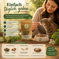 Katze beobachtet die einfache Gabe der Kräutereck Herz Kräuterkapseln über dem Futter – leicht dosierbar und ideal für Katzen entwickelt.